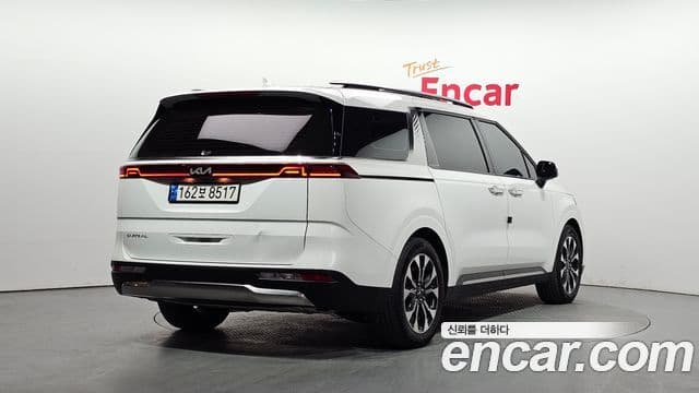 Kia Carnival 2023 — ფოტო 2/20