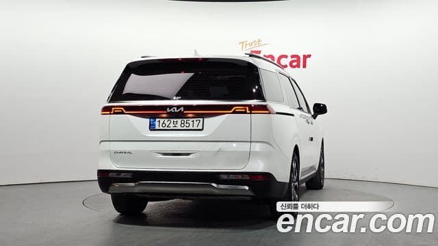 Kia Carnival 2023 — ფოტო 4/20
