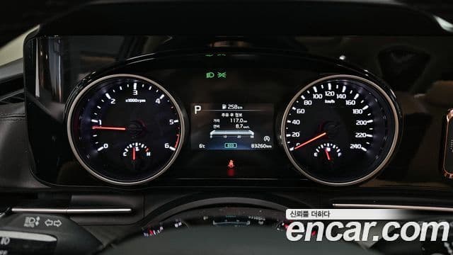 Kia Carnival 2023 — ფოტო 8/20