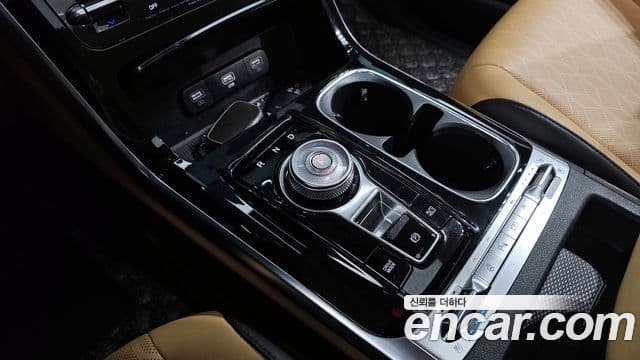 Kia Carnival 2023 — ფოტო 9/20