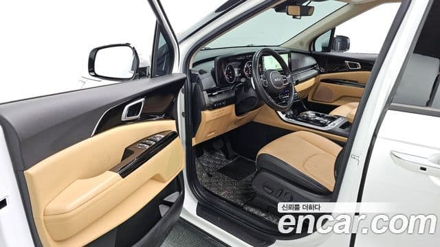 Kia Carnival 2023 — ფოტო 10/20