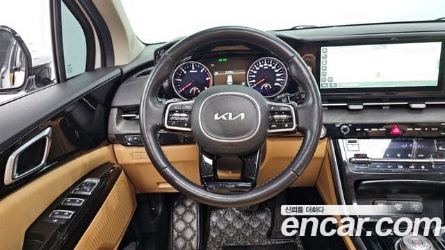 Kia Carnival 2023 — ფოტო 13/20