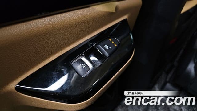Kia Carnival 2023 — ფოტო 19/20