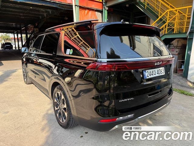 Kia Carnival 2023 — Фото 1/20