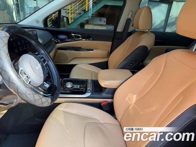 Kia Carnival 2023 — Фото 8/20