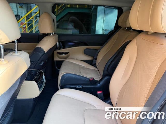 Kia Carnival 2023 — Фото 11/20