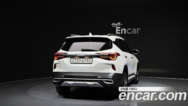 Kia Seltos 2022 — Şəkil 4/20