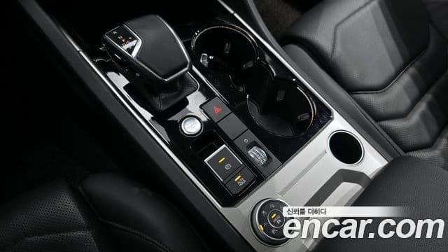 Volkswagen Touareg 2023 — ფოტო 9/20