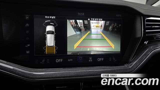Volkswagen Touareg 2023 — ფოტო 15/20