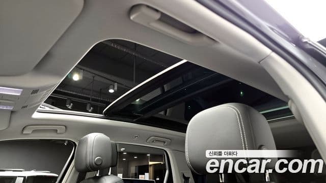 Volkswagen Touareg 2023 — ფოტო 19/20
