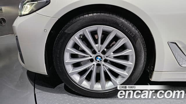 BMW 5 Series 2021 — фото 5 из 20
