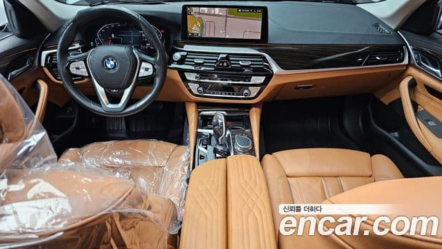 BMW 5 Series 2021 — ფოტო 7/20
