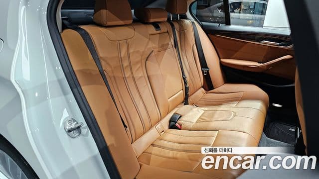 BMW 5 Series 2021 — ფოტო 12/20
