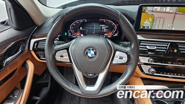 BMW 5 Series 2021 — ფოტო 13/20