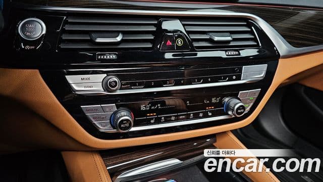 BMW 5 Series 2021 — ფოტო 17/20