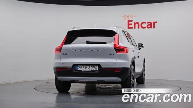 Volvo XC40 2021 — Şəkil 4/20