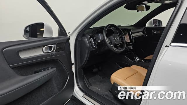 Volvo XC40 2021 — Şəkil 10/20