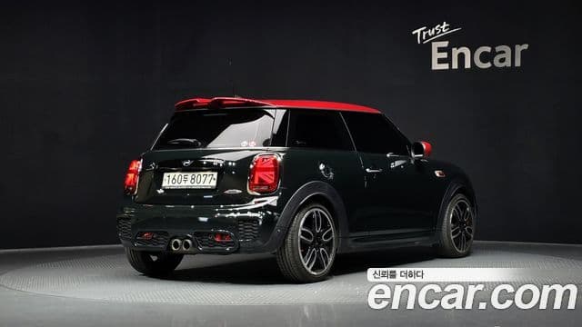 Mini Cooper S 2020 — ფოტო 2/20