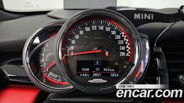 Mini Cooper S 2020 — ფოტო 8/20
