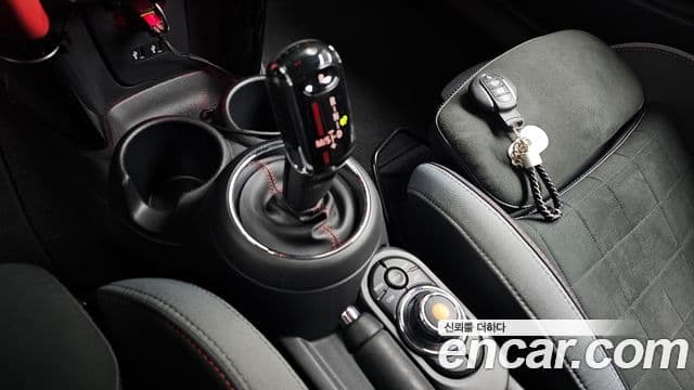 Mini Cooper S 2020 — ფოტო 9/20