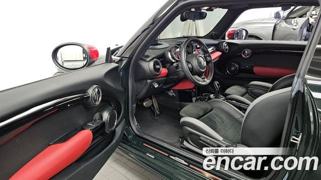 Mini Cooper S 2020 — ფოტო 10/20