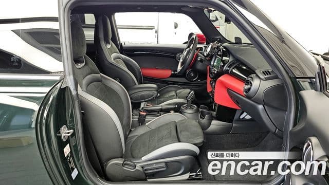 Mini Cooper S 2020 — ფოტო 11/20