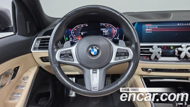 BMW 3 Series 2022 — фото 13 из 20