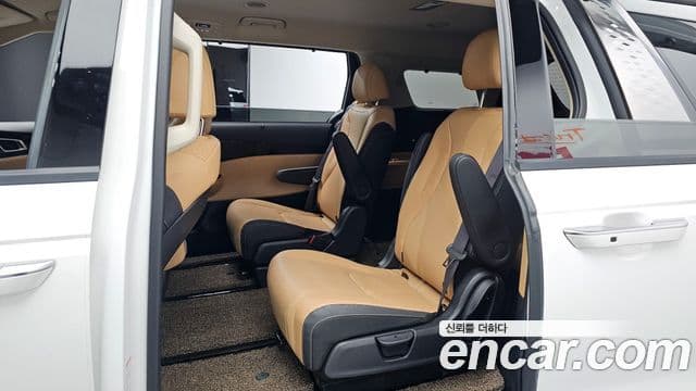 Kia Carnival 2022 — Photo 7/20