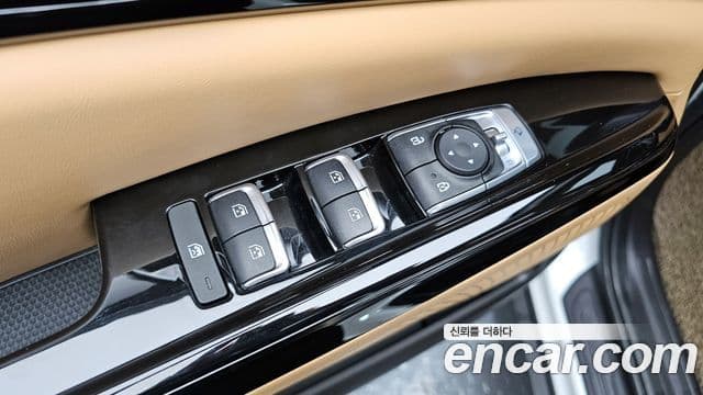 Kia Carnival 2022 — Photo 17/20