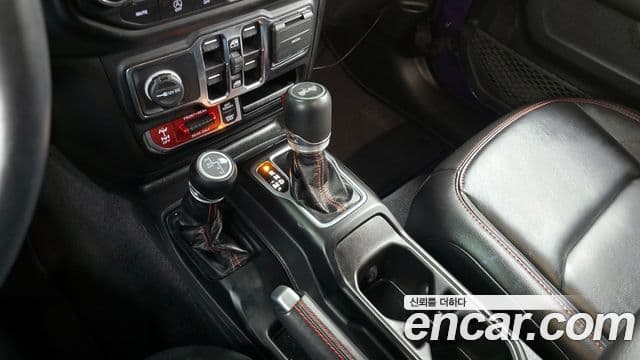 Jeep Wrangler 2023 — ფოტო 9/20