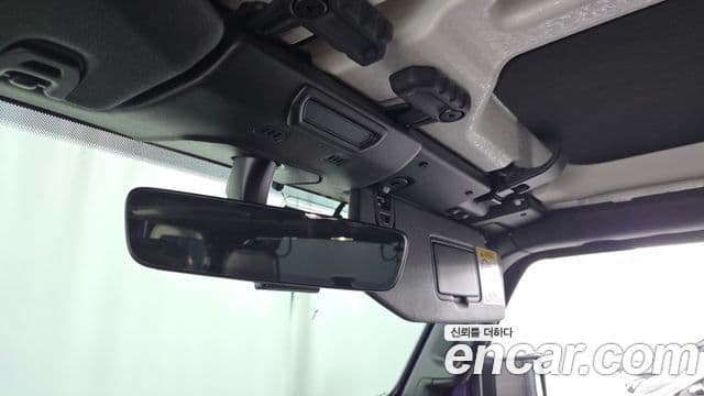 Jeep Wrangler 2023 — ფოტო 17/20