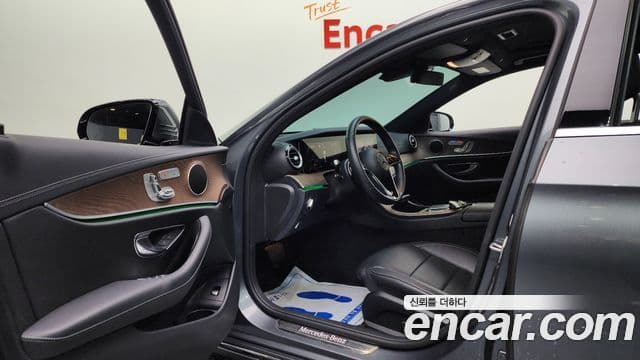 Mercedes-Benz E-Class 2022 — Şəkil 10/20