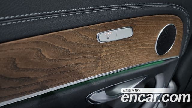 Mercedes-Benz E-Class 2022 — Şəkil 19/20