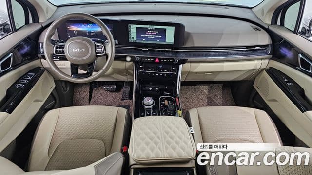 Kia Carnival 2023 — ფოტო 7/20