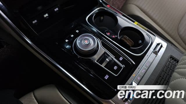 Kia Carnival 2023 — ფოტო 9/20