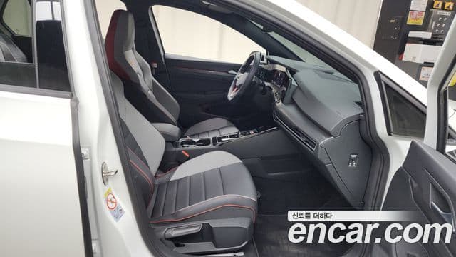 Volkswagen Golf 2023 — ფოტო 10/20