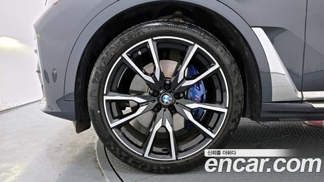 BMW X7 2021 — ფოტო 5/20