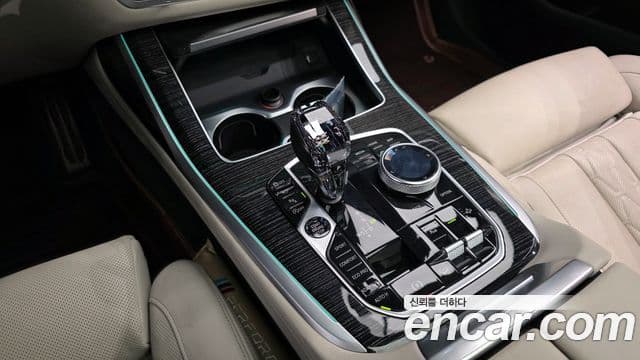 BMW X7 2021 — ფოტო 9/20