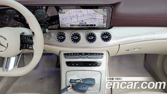 Mercedes-Benz E-Class 2021 — фото 15 из 20