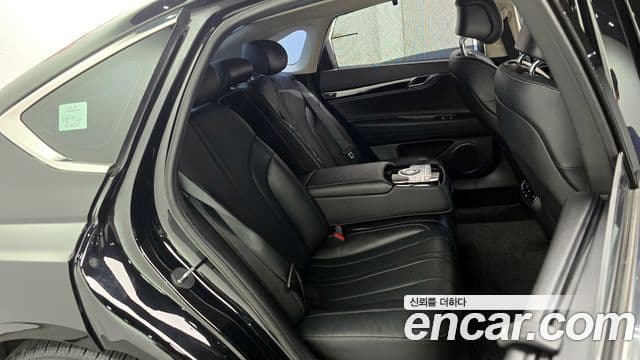 Genesis Electrified G80 2021 — фото 13 из 20