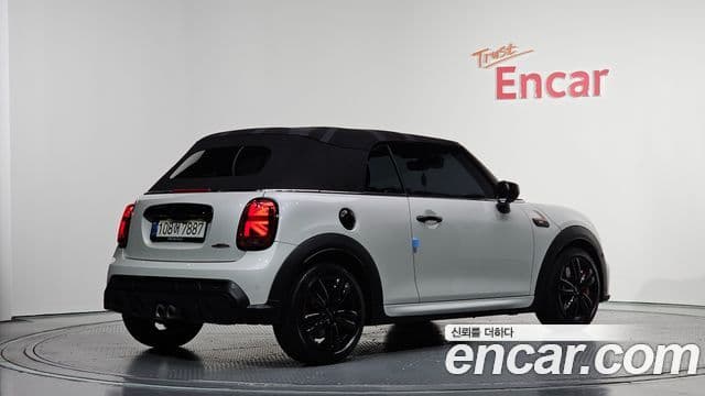 Mini Cooper S Convertible 2023 — ფოტო 2/20
