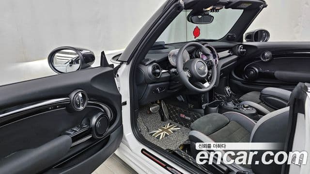 Mini Cooper S Convertible 2023 — ფოტო 10/20
