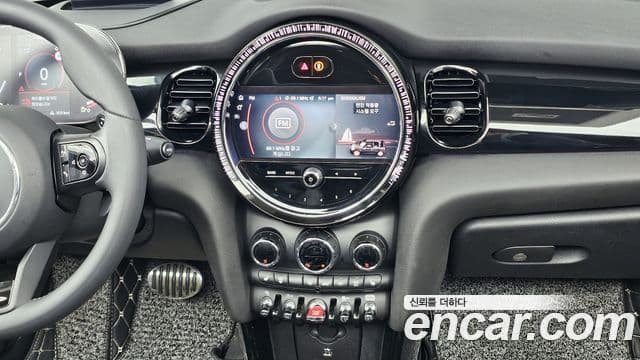 Mini Cooper S Convertible 2023 — ფოტო 14/20