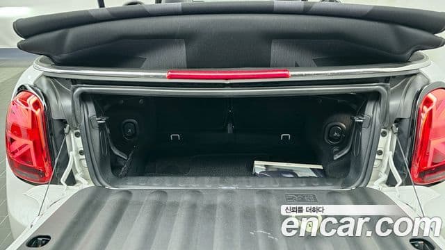 Mini Cooper S Convertible 2023 — ფოტო 20/20