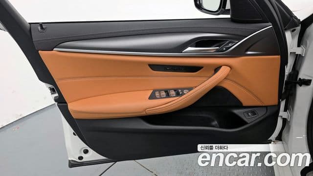 BMW 5 Series 2022 — Şəkil 18/20