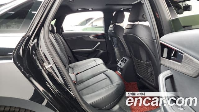 Audi A4 2023 — фото 12 из 20