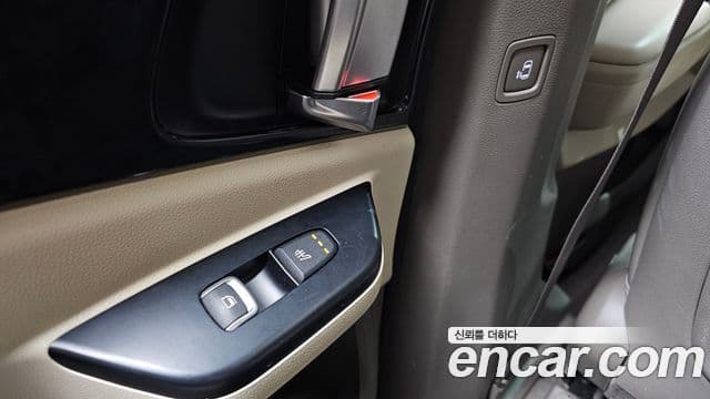 Kia Carnival 2021 — Фото 19/20