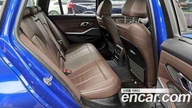 BMW 3 Series 2023 — ფოტო 12/20