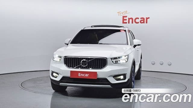 Volvo XC40 2021 — ფოტო 3/20
