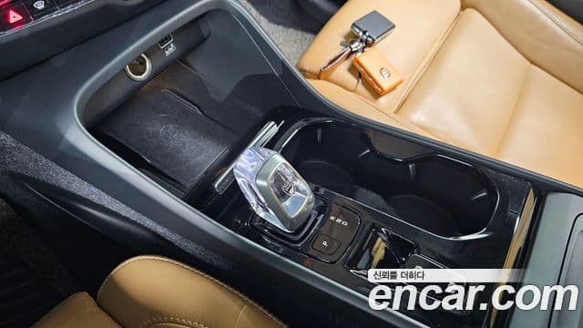 Volvo XC40 2021 — ფოტო 9/20